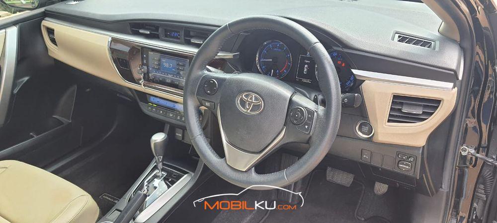 Mobil Toyota Corolla 2016
