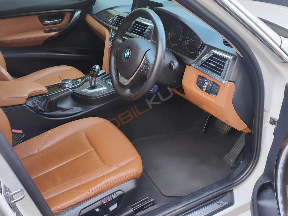 Mobil BMW 3 Series 2015