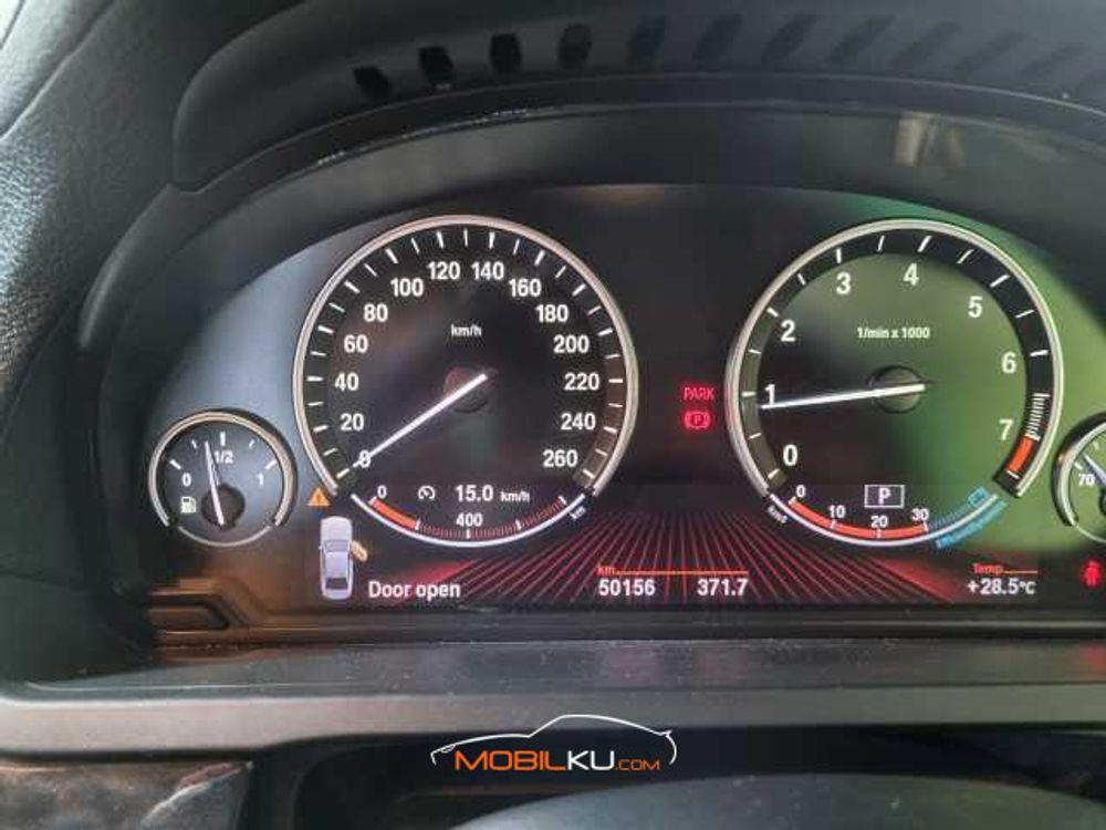 Mobil BMW 7 Series 2011