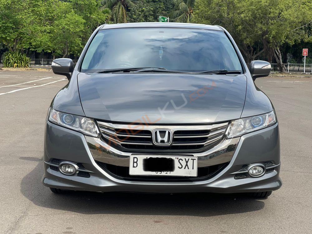 Mobil Honda Odyssey 2012