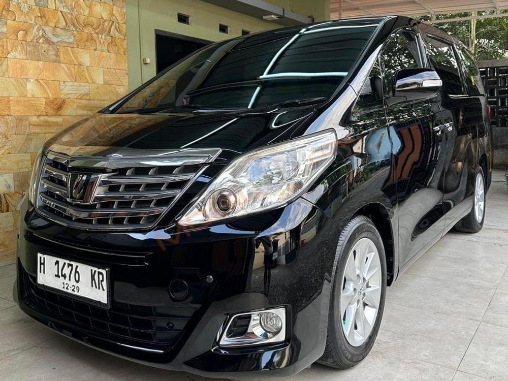 Mobil Toyota Alphard 2014