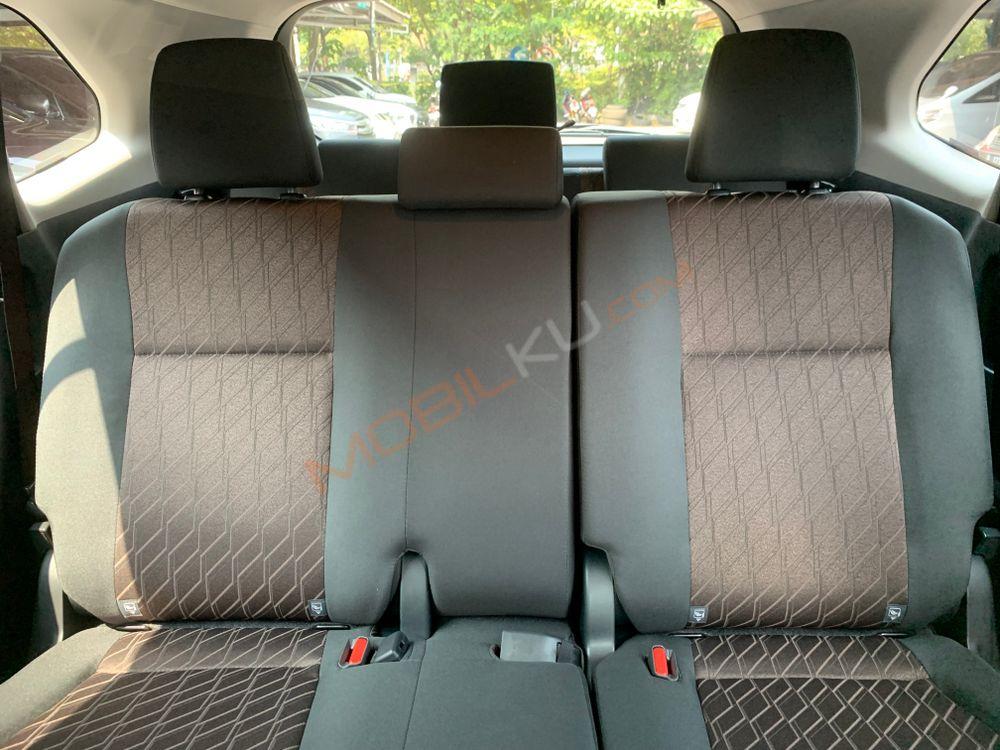 Mobil Toyota Kijang Innova Zenix 2023
