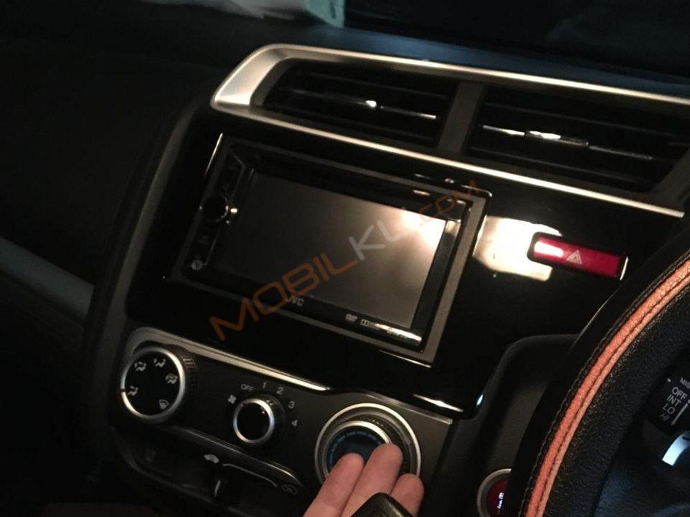 Mobil Honda Jazz 2015