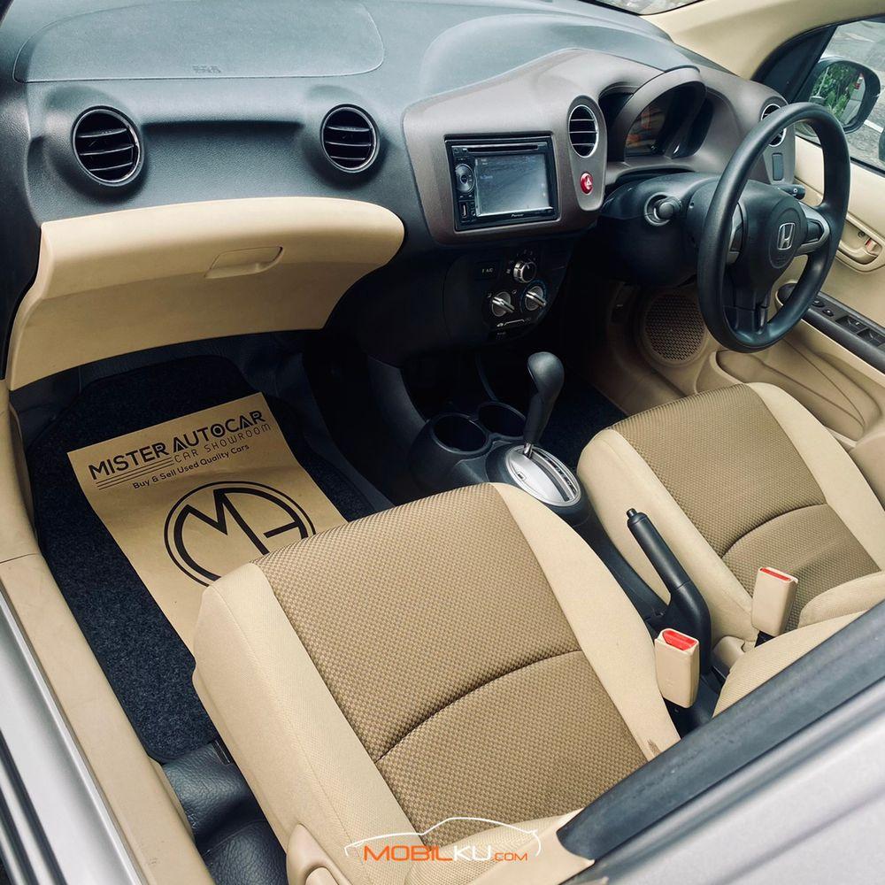 Mobil Honda Brio 2013