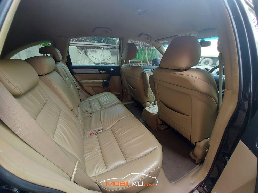 Mobil Honda CR-V 2011