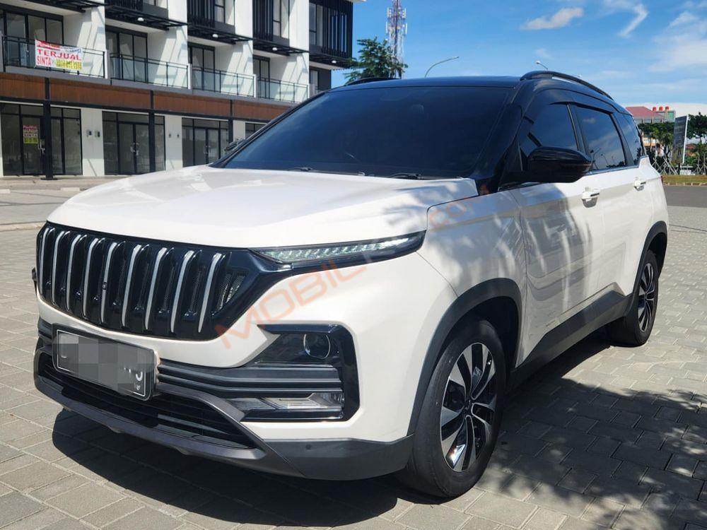 Mobil Wuling Almaz 2022