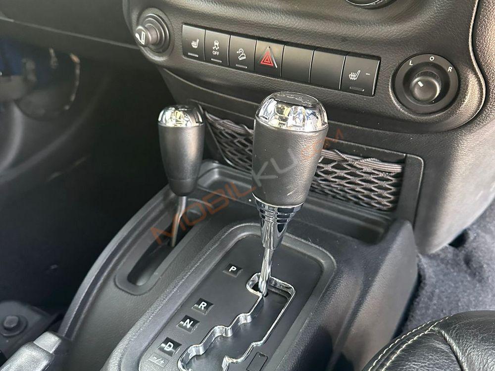 Mobil Jeep Wrangler 2013