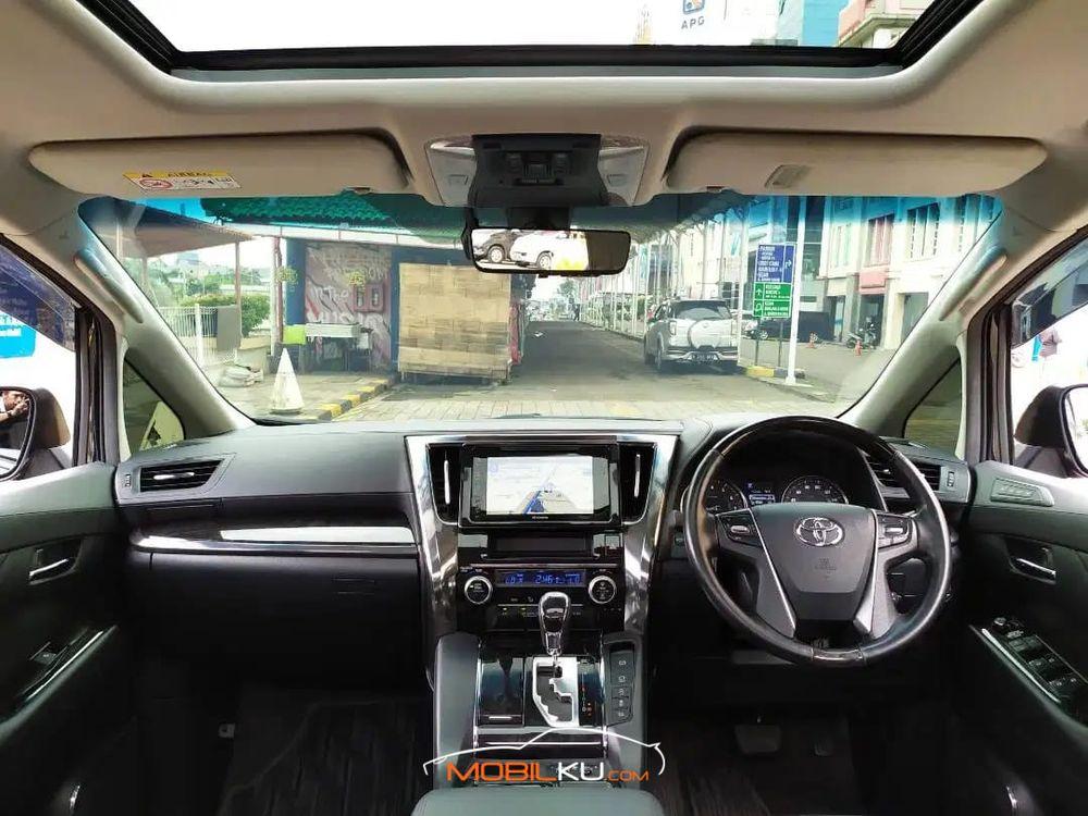 Mobil Toyota Vellfire 2018