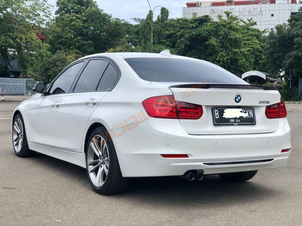 Mobil BMW 3 Series 2014