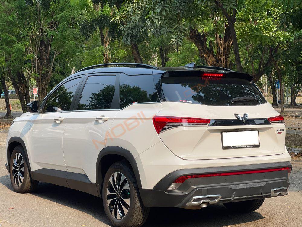 Mobil Wuling Almaz 2022