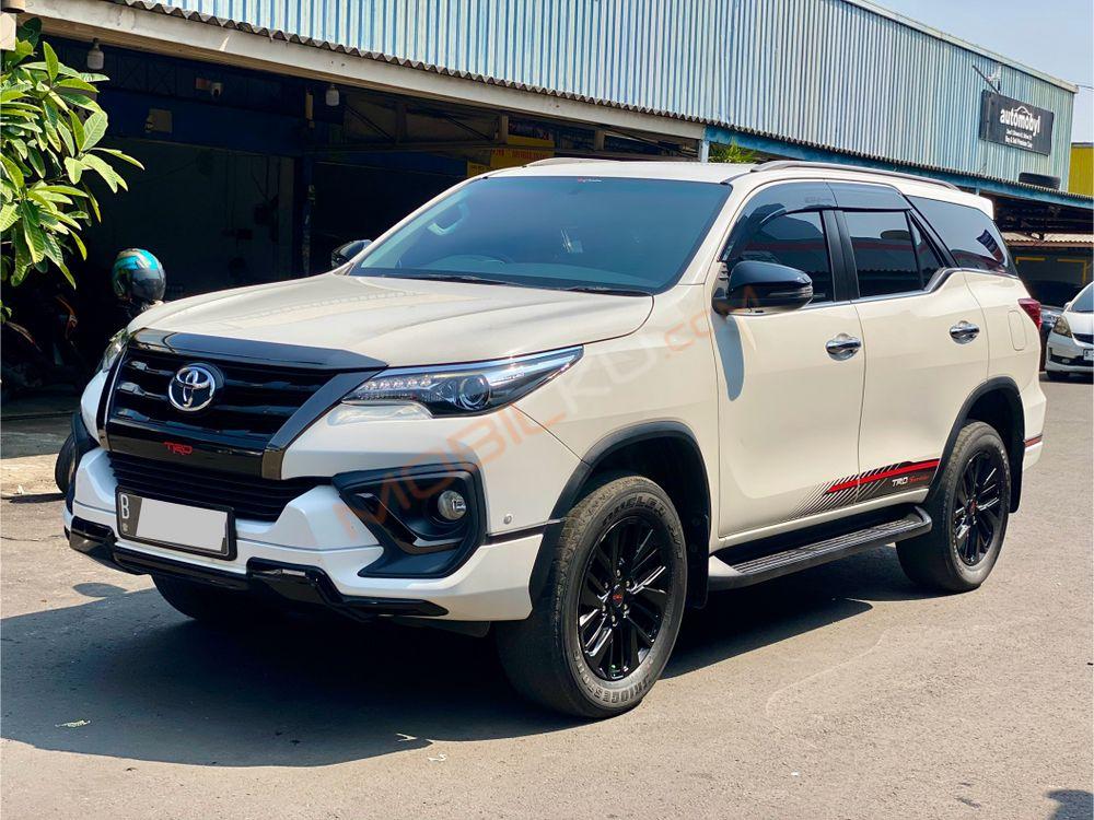 Mobil Toyota Fortuner 2020