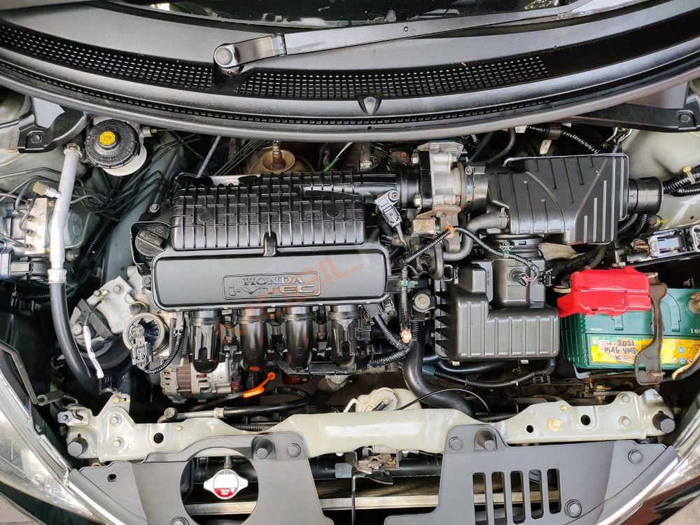 Mobil Honda Mobilio 2015