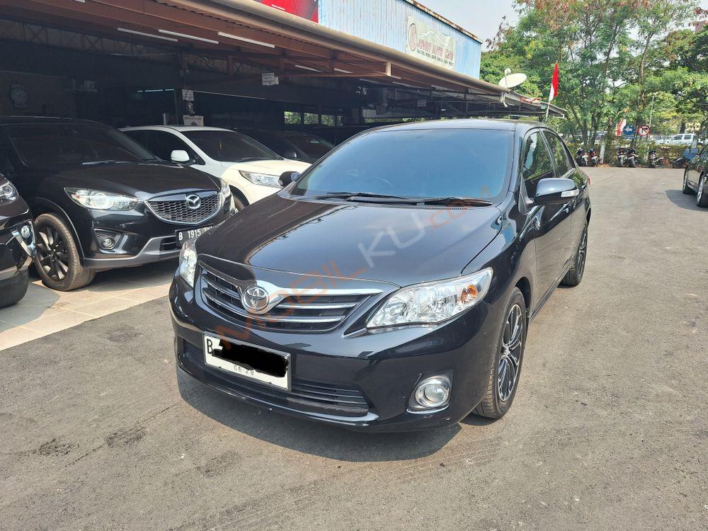 Mobil Toyota Corolla 2011