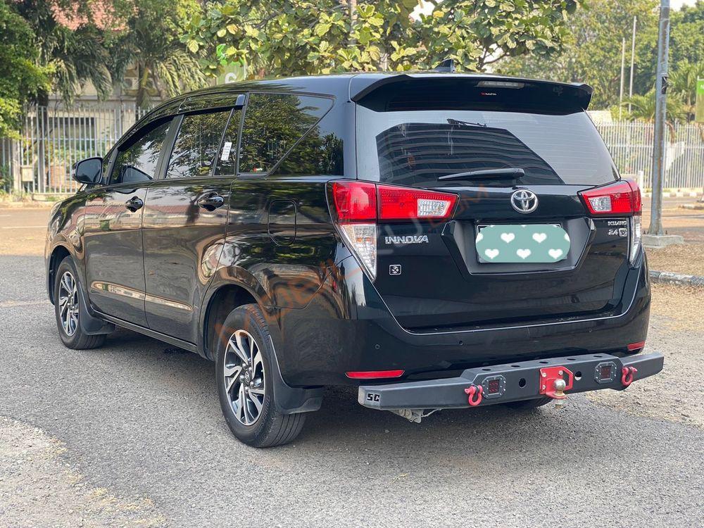 Mobil Toyota Kijang Innova 2021
