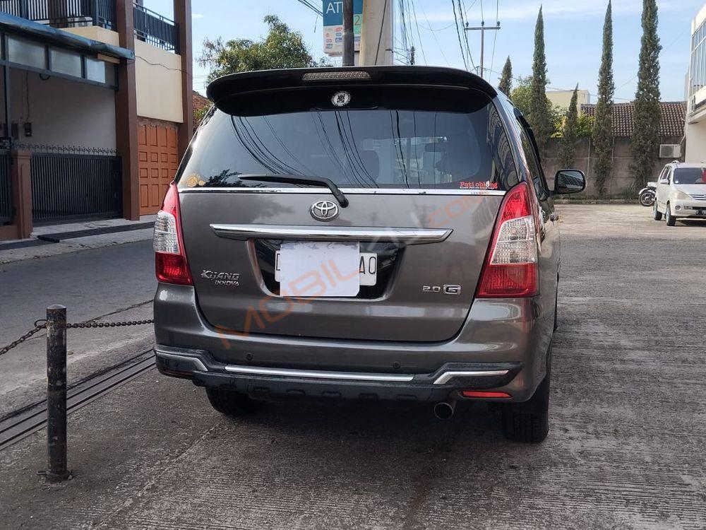 Mobil Toyota Kijang Innova 2013