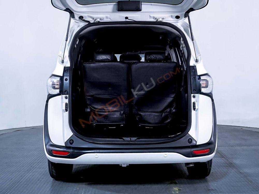 Mobil Toyota Sienta 2017