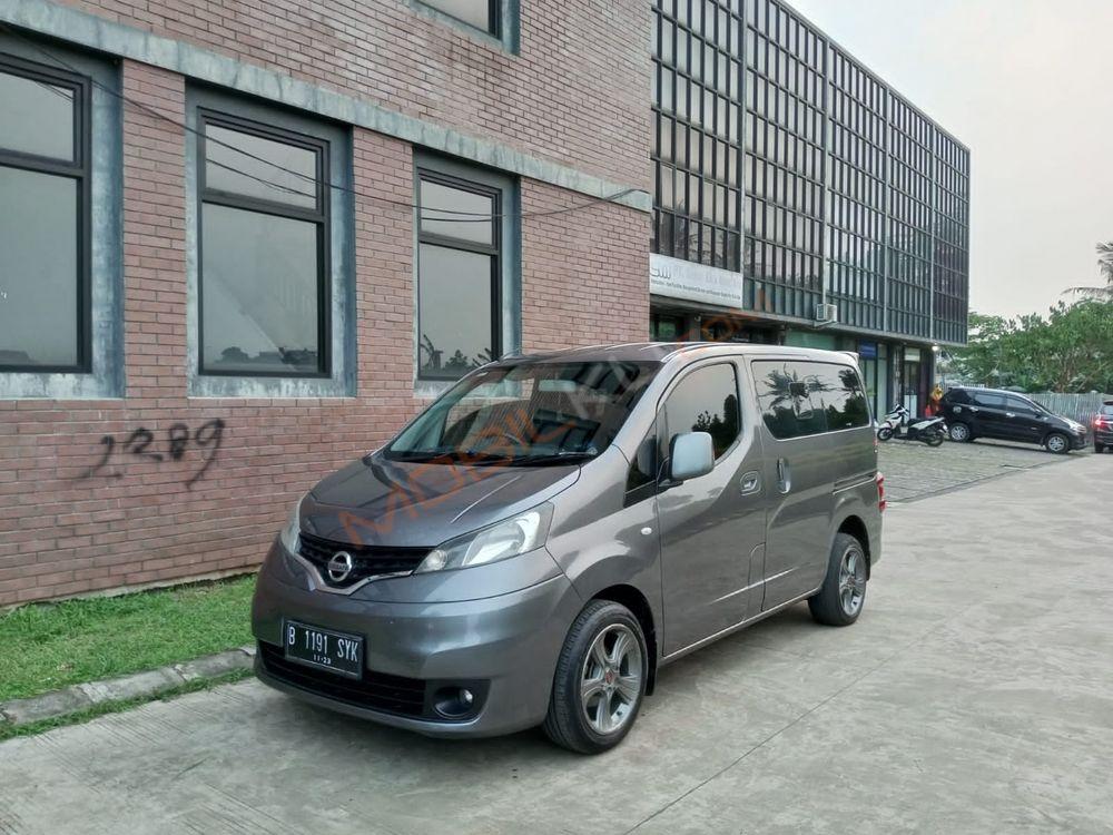 Mobil Nissan Evalia 2013