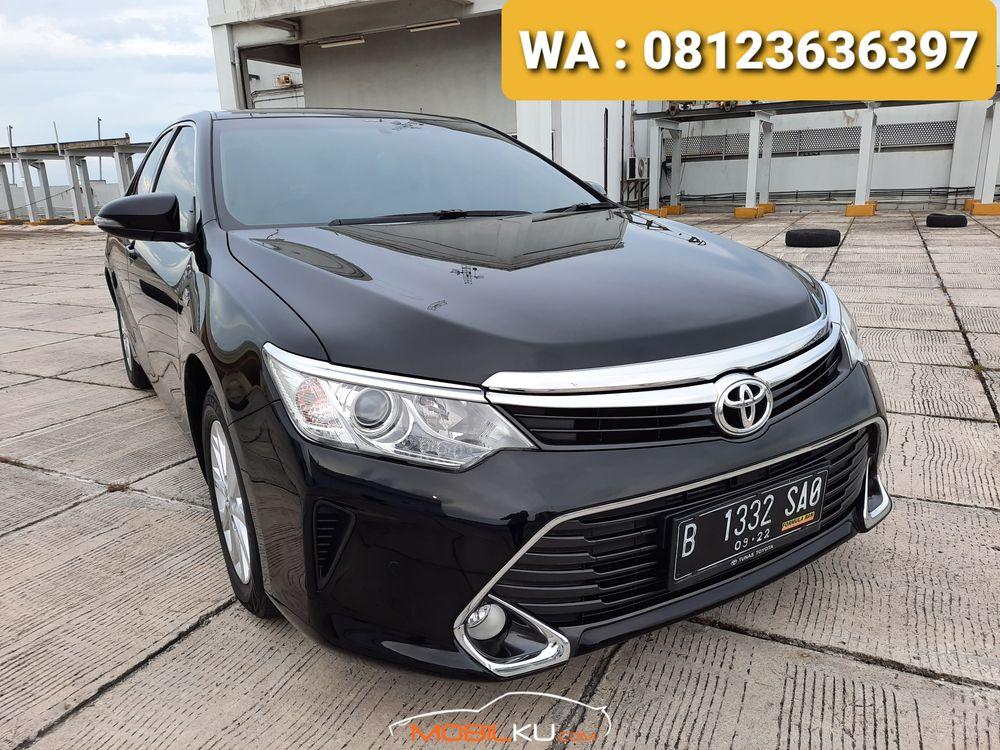 Mobil Toyota Camry 2017