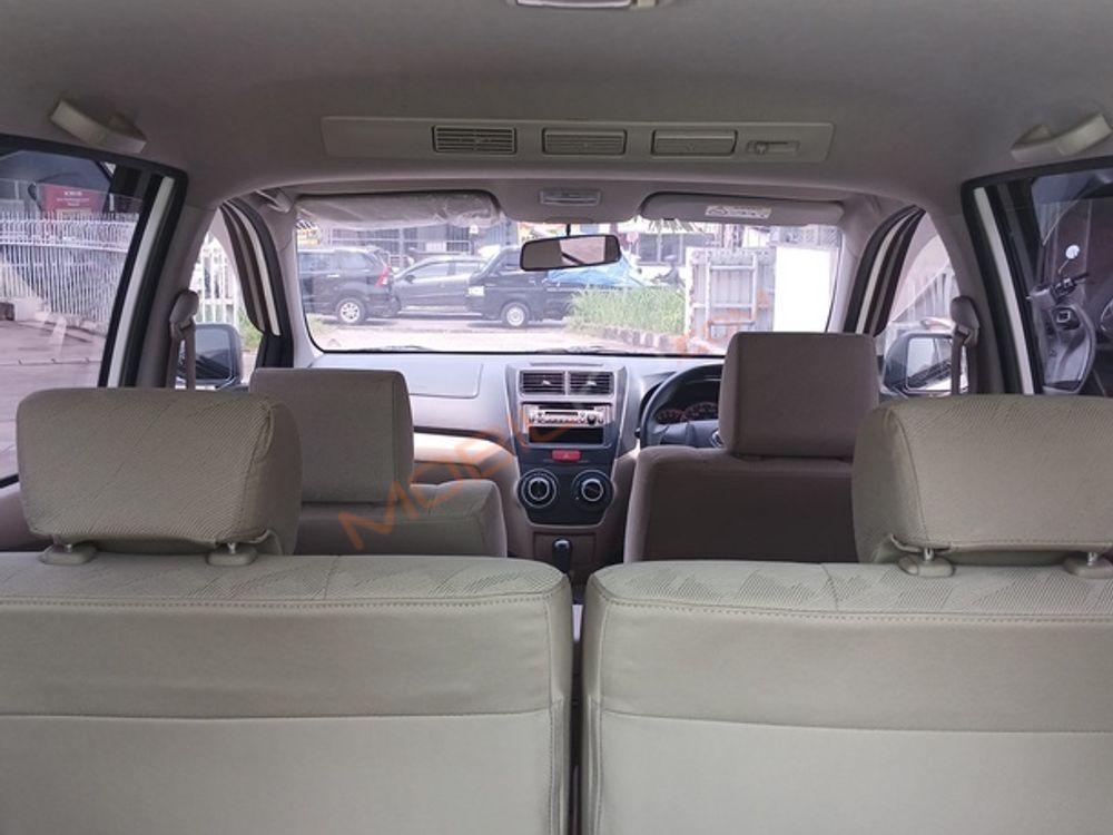 Mobil Toyota Avanza 2015