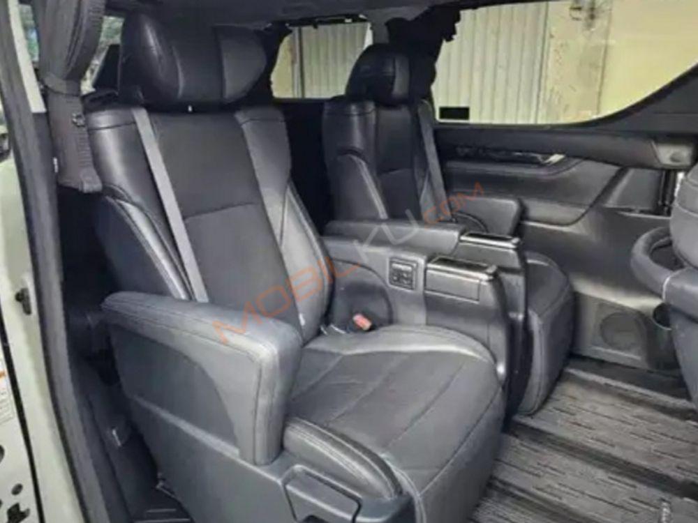 Mobil Toyota Vellfire 2018