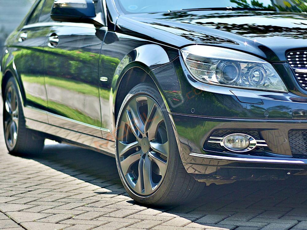 Mobil Mercedes-Benz C-Class 2009