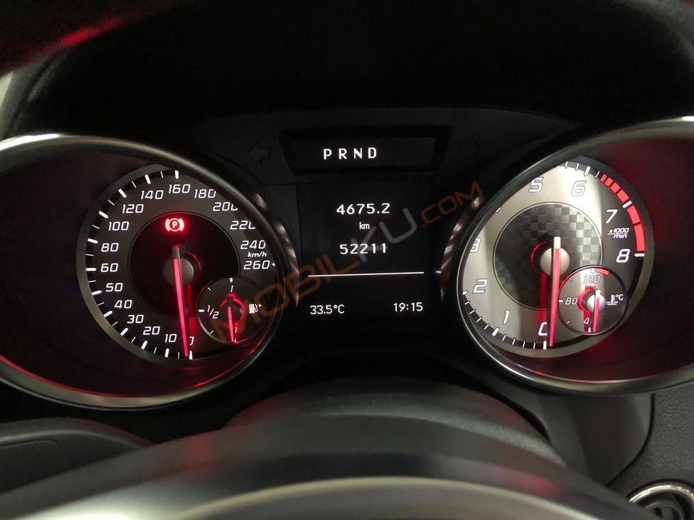 Mobil Mercedes-Benz SLK 2013