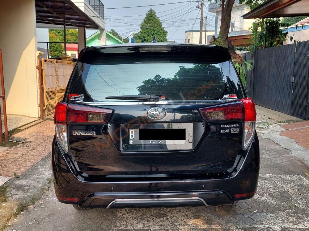 Mobil Toyota Kijang Innova 2022