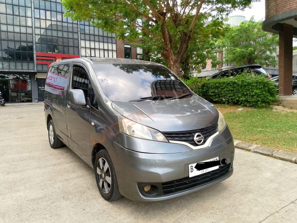 Mobil Nissan Evalia 2013