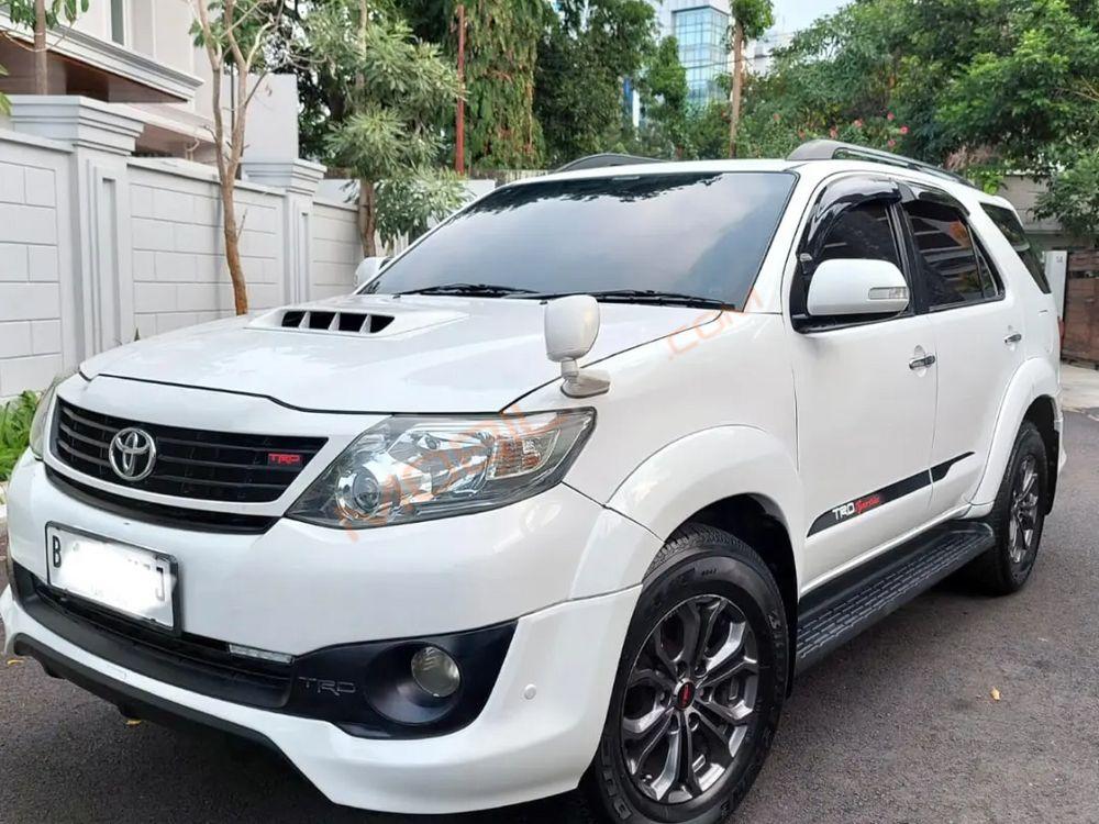 Mobil Toyota Fortuner 2014