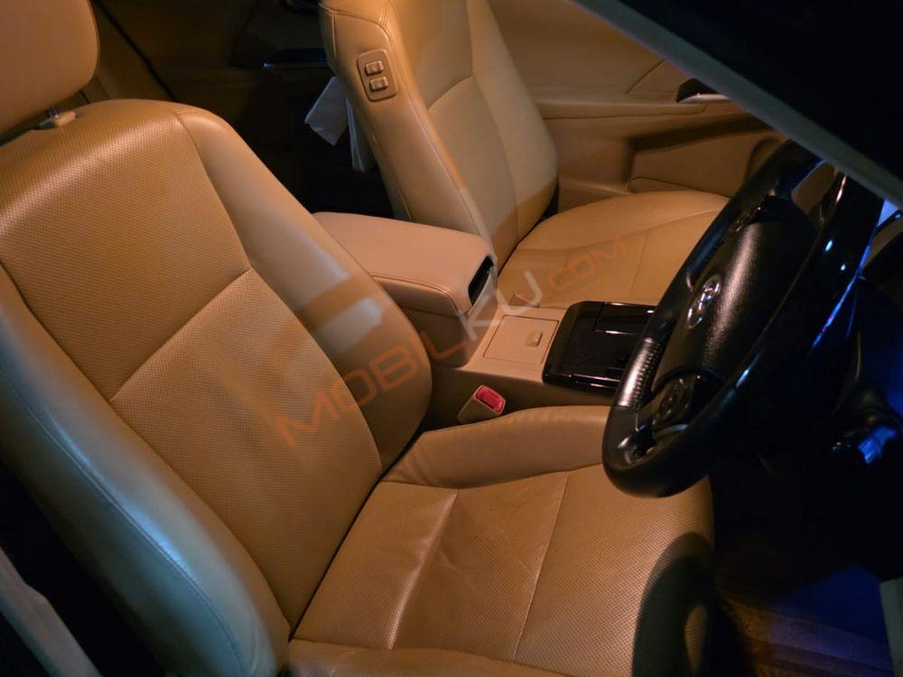 Mobil Toyota Camry 2016