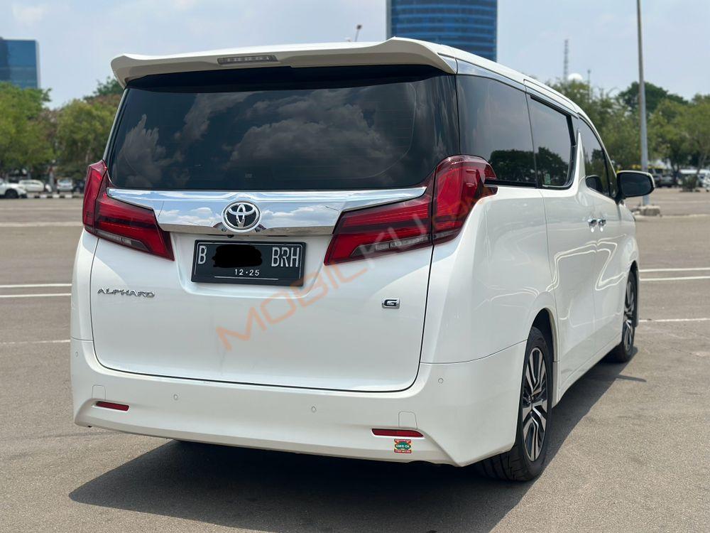 Mobil Toyota Alphard 2020