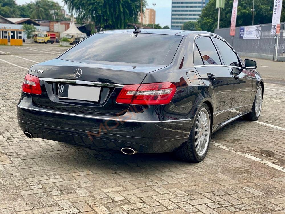 Mobil Mercedes-Benz E-Class 2011