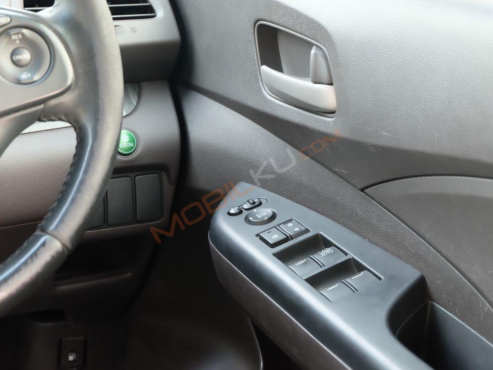 Mobil Honda CR-V 2013