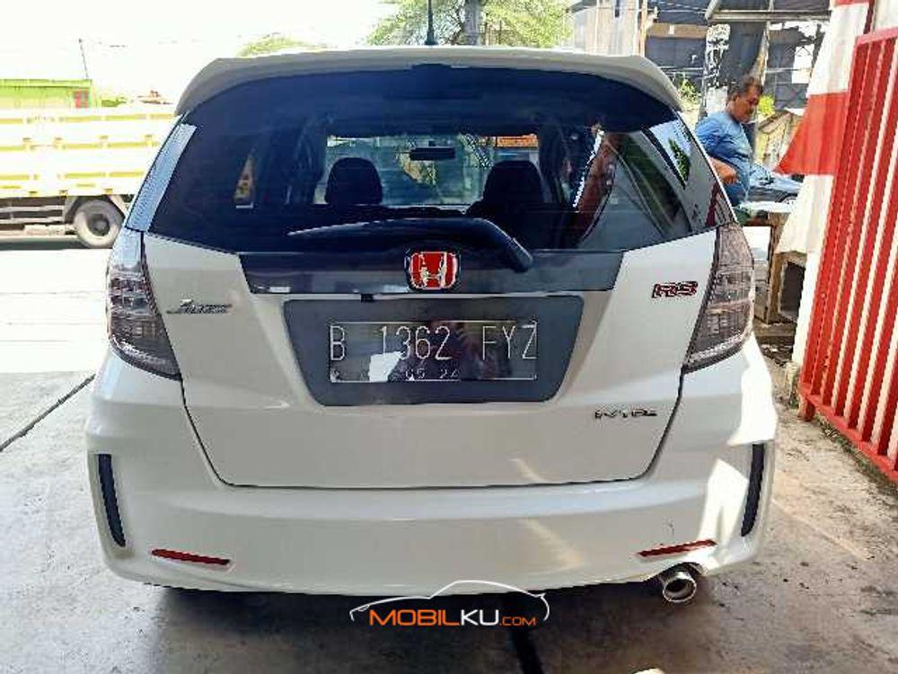 Mobil Honda Jazz 2013