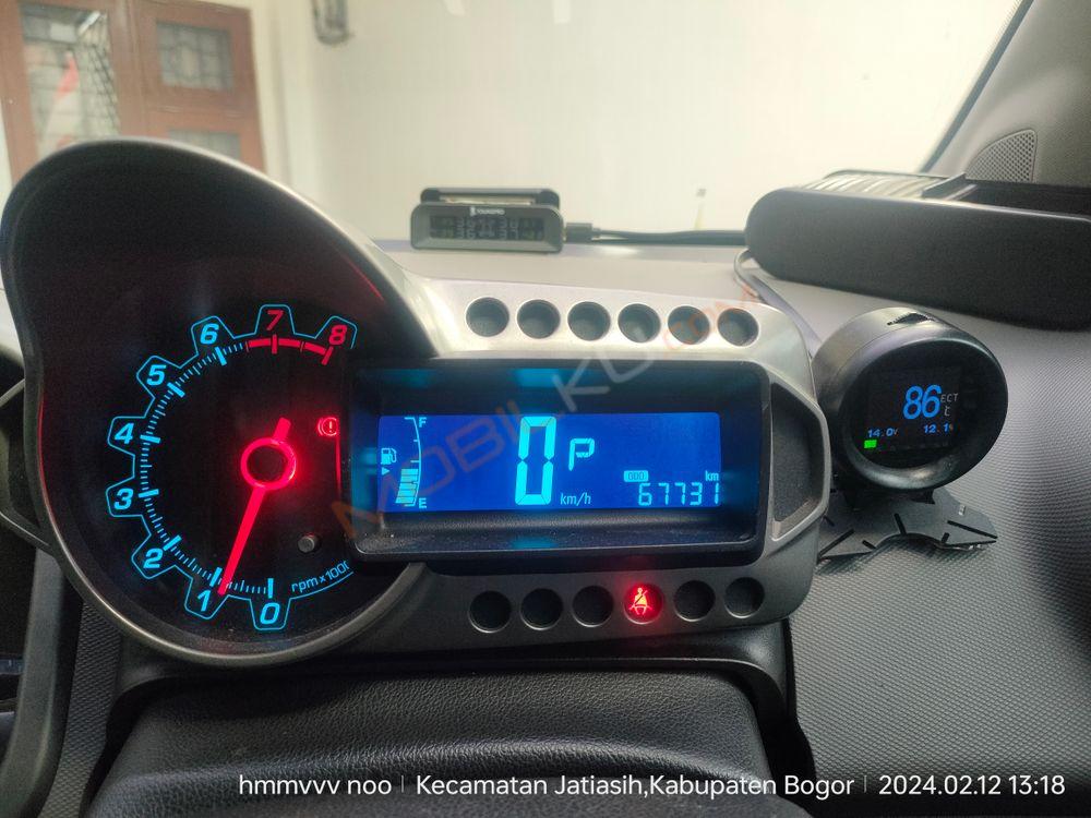 Mobil Chevrolet Aveo 2013