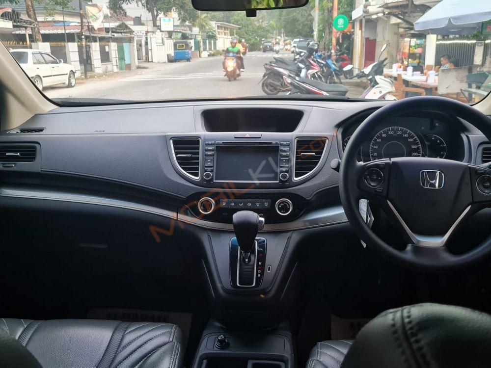 Mobil Honda CR-V 2015
