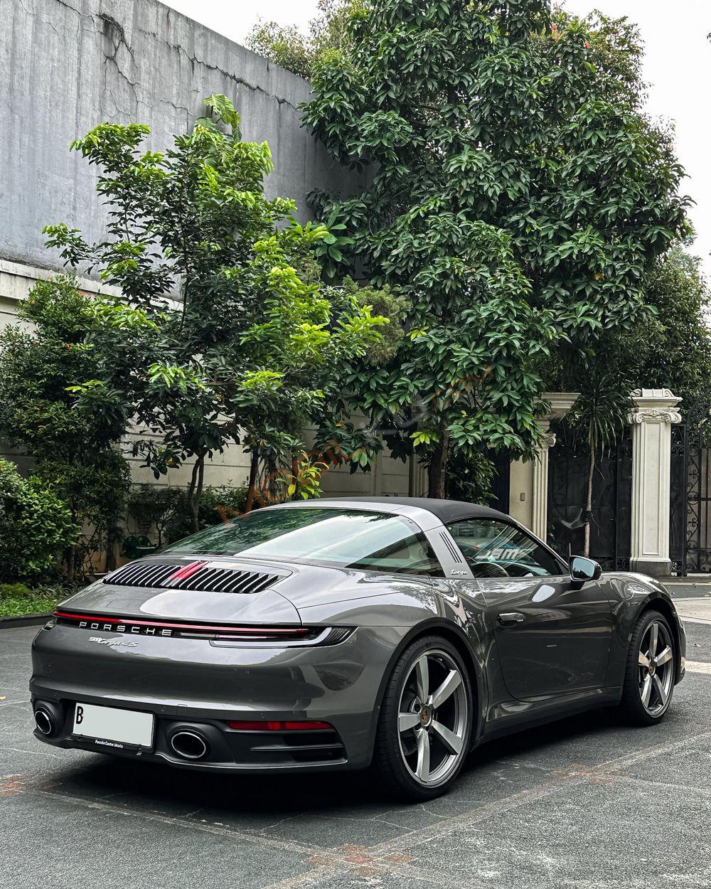 Mobil Porsche 911 2022
