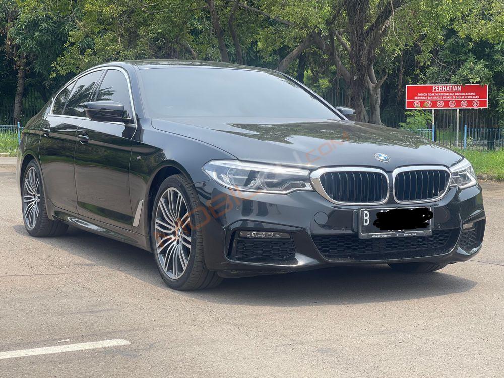 Mobil BMW 5 Series 2020
