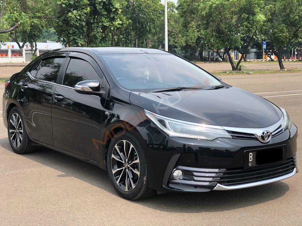 Mobil Toyota Corolla 2018