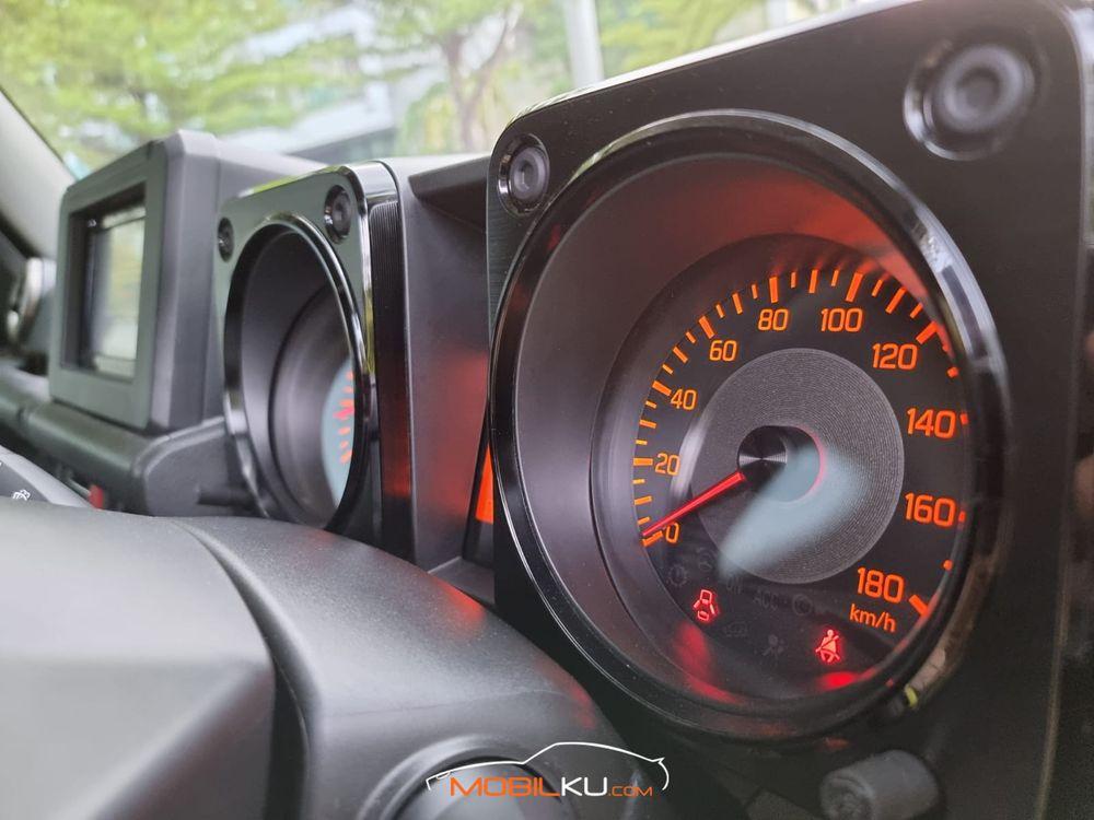 Mobil Suzuki Jimny 2020