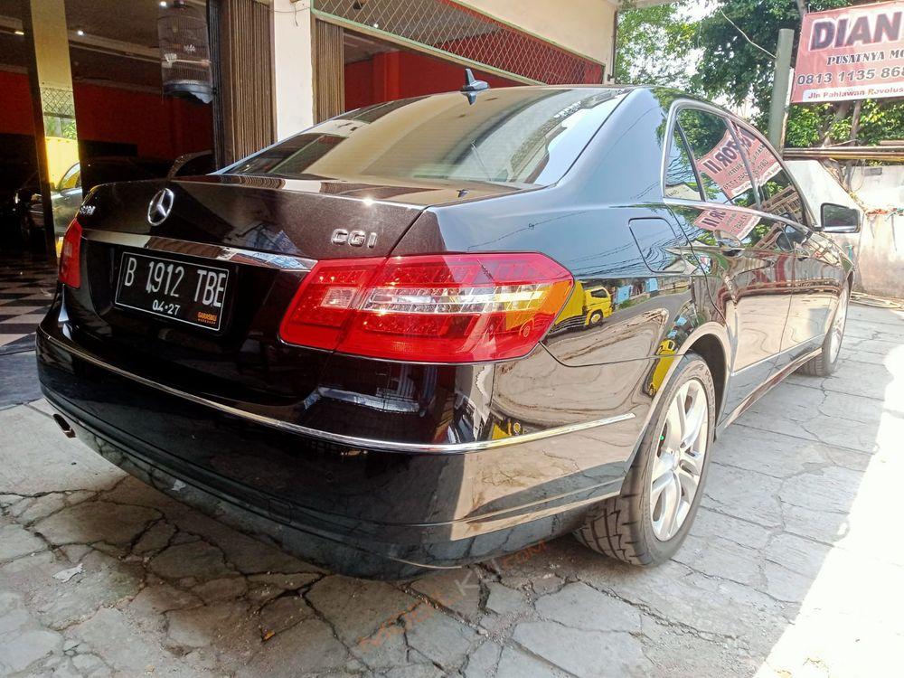 Mobil Mercedes-Benz E-Class 2011