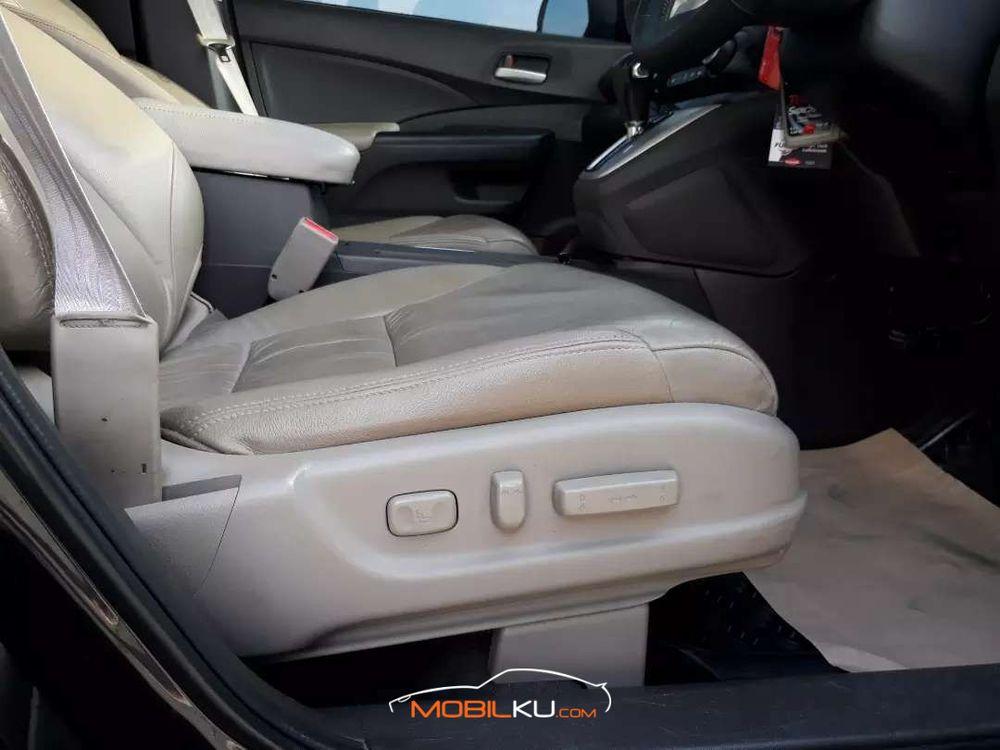 Mobil Honda CR-V 2012