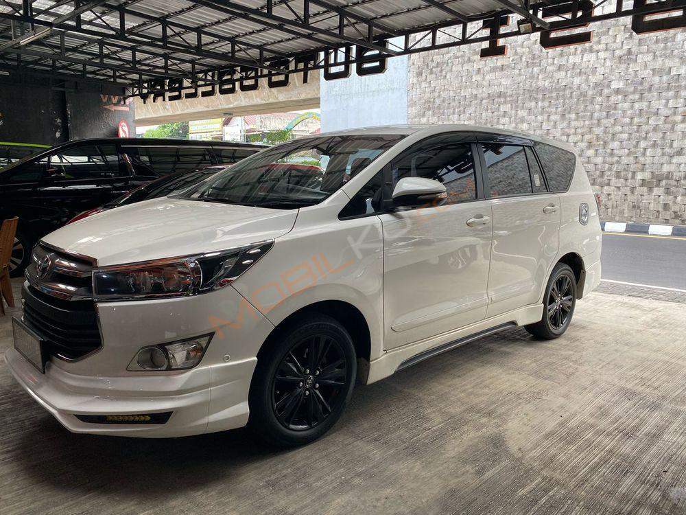 Mobil Toyota Kijang Innova 2019