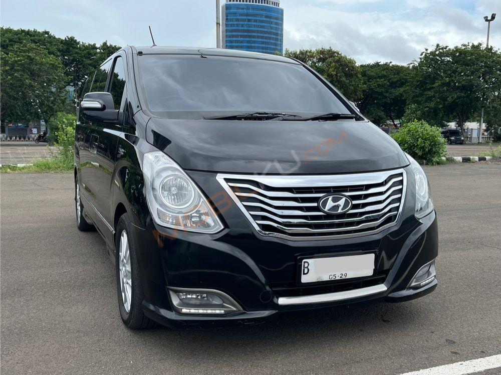 Mobil Hyundai H-1 2015