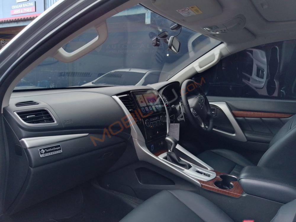 Mobil Mitsubishi Pajero Sport 2016