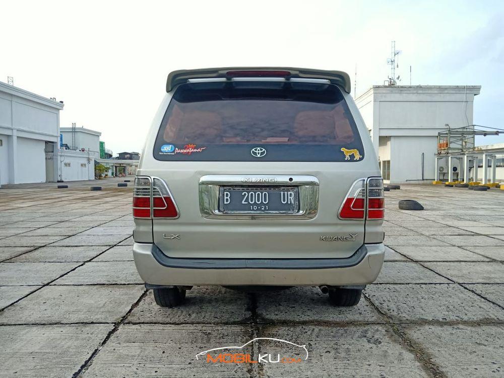 Mobil Toyota Kijang 2003