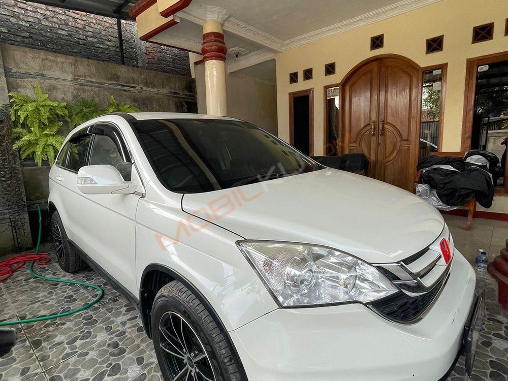 Mobil Honda CR-V 2011