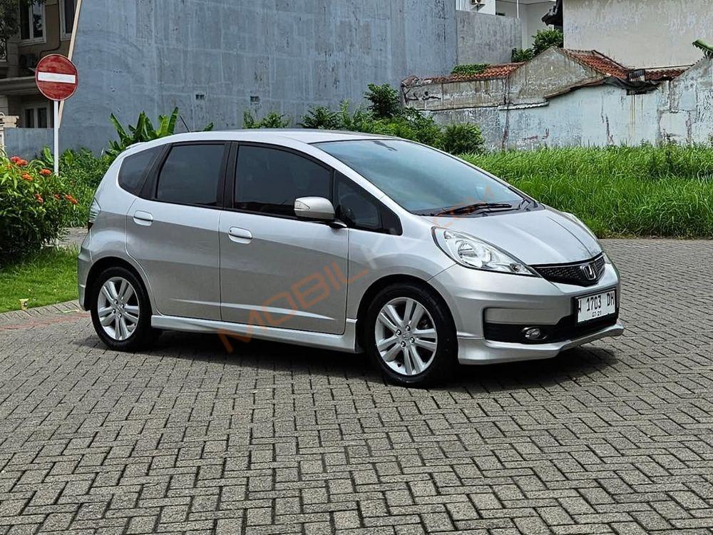 Mobil Honda Jazz 2012