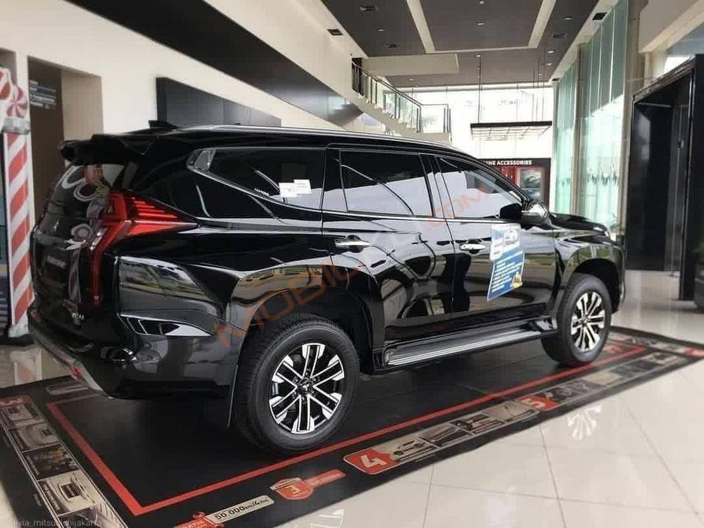 Mobil Mitsubishi Pajero Sport 2022