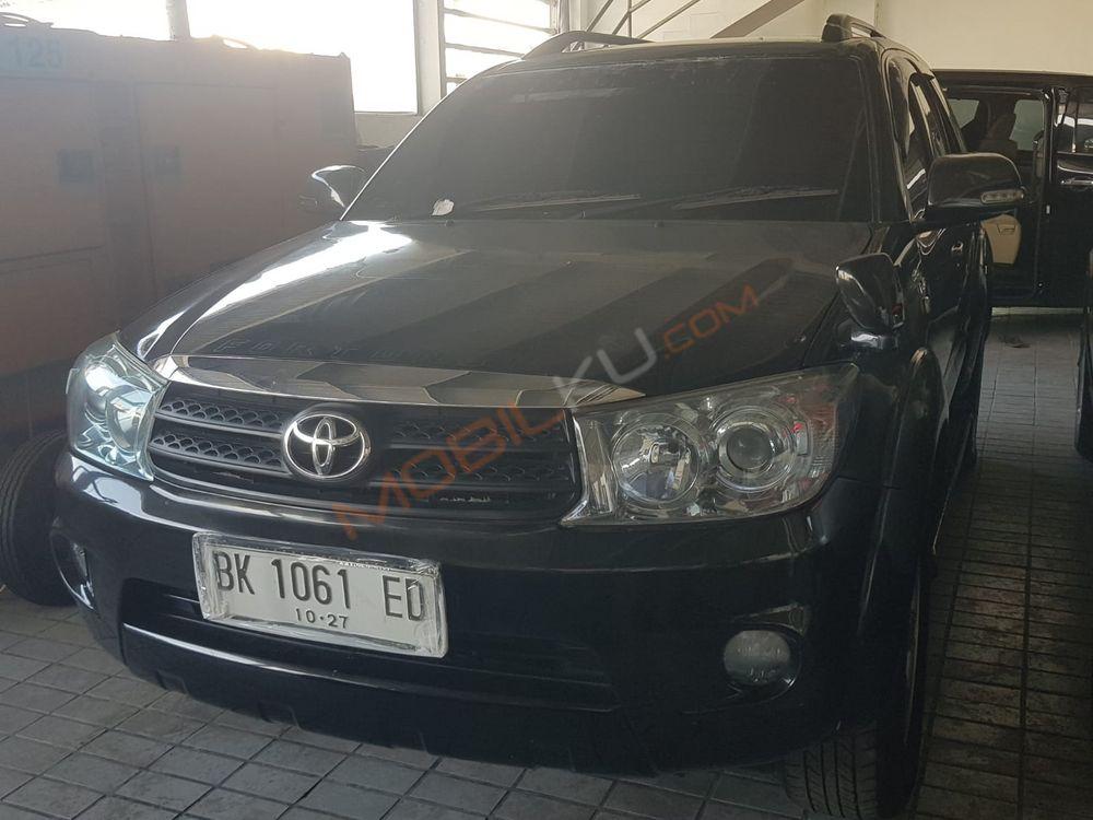 Mobil Toyota Fortuner 2009
